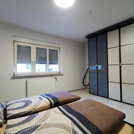 3 Zimmer Ferienwohnung Mit Eigenem Garten ทรอสซิงเงิน ภายนอก รูปภาพ